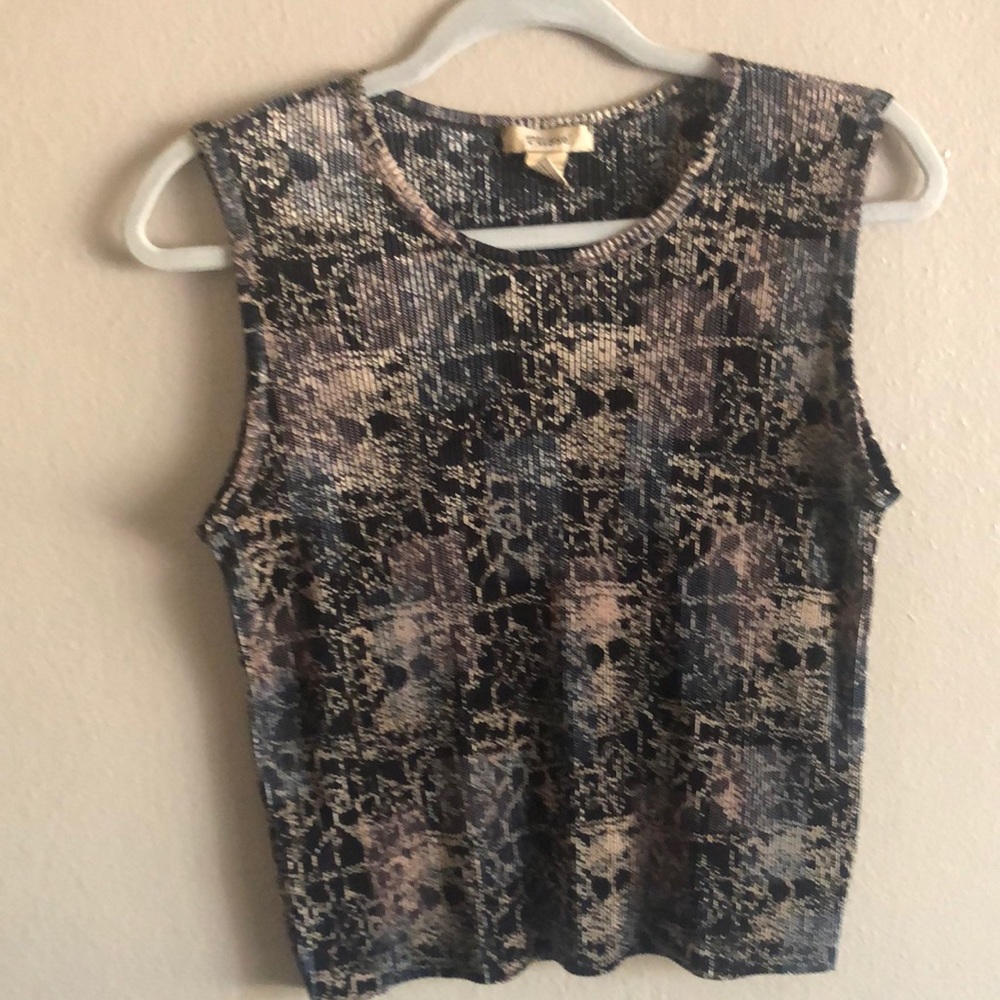 SOlD Plisse sleeveless top size M